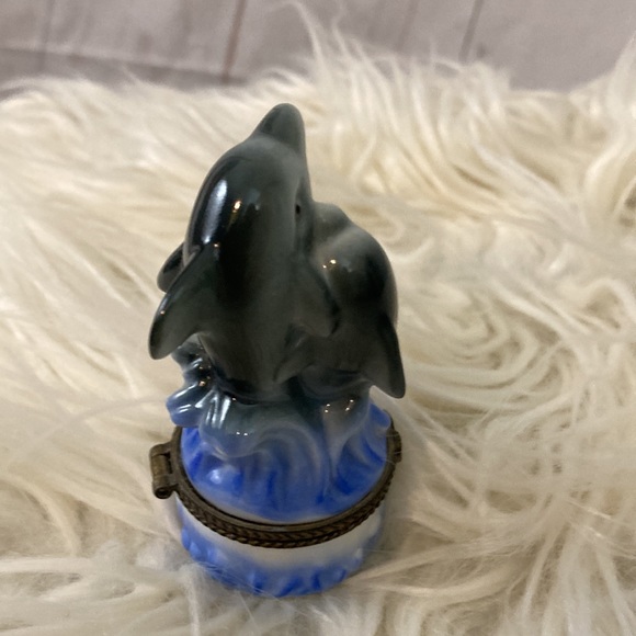 Direct connection industry Dolphin trinket box - Picture 3 of 9